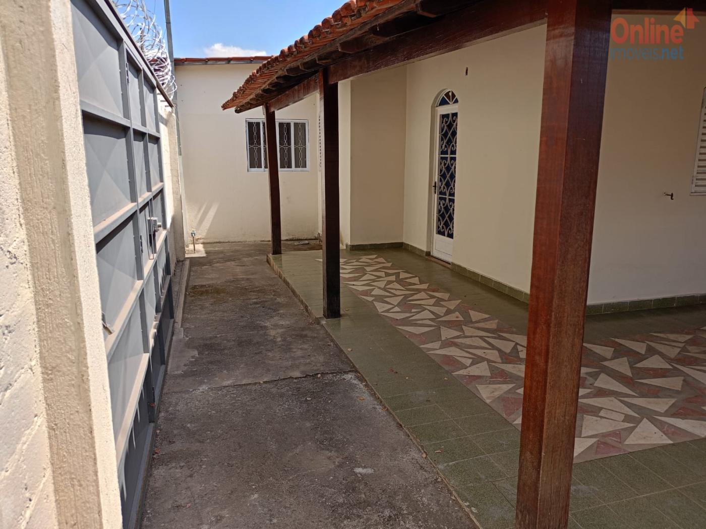 Casa à venda com 3 quartos, 360m² - Foto 2